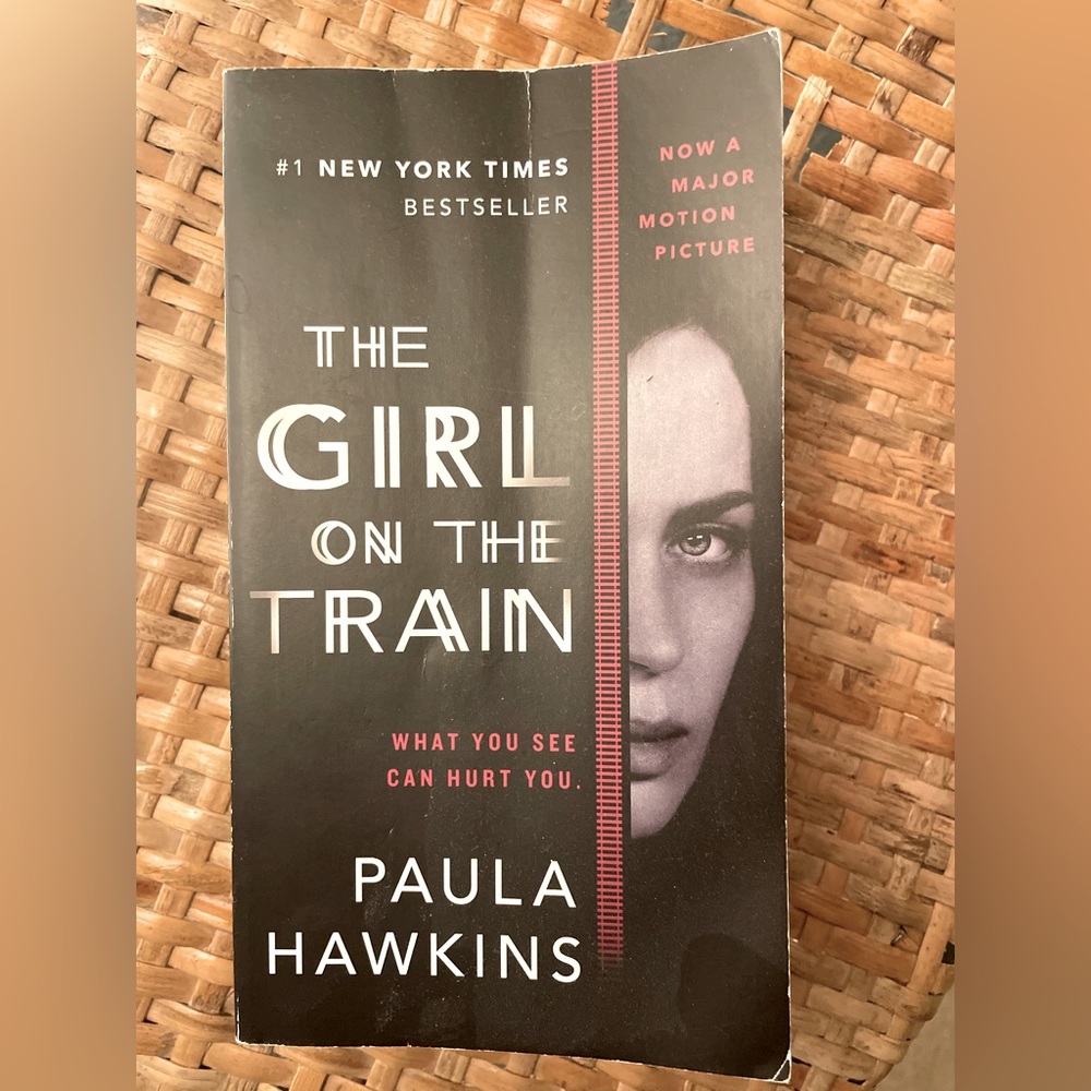 The Girl on the train book 📖